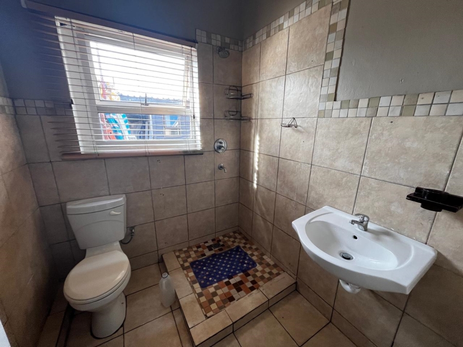 2 Bedroom Property for Sale in Athlone Western Cape